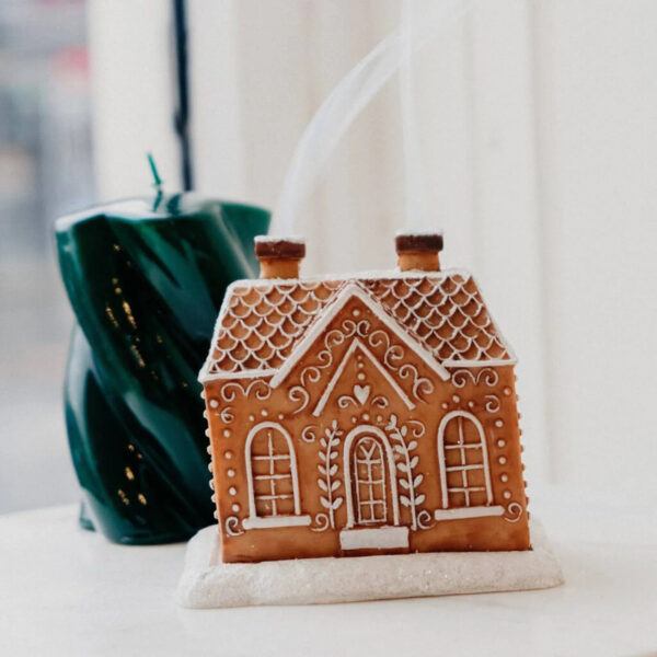 Log Cabin Incense Burner with Smoking Chimney - Image 8
