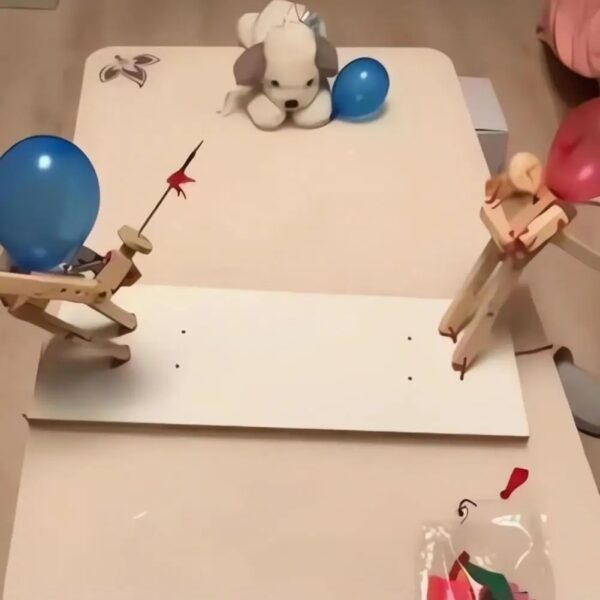 HANDMADE WOODEN FENCING PUPPETS - Image 3
