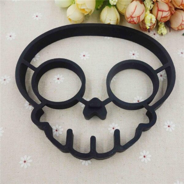 Horror Skull Fried Egg Mold - Image 3