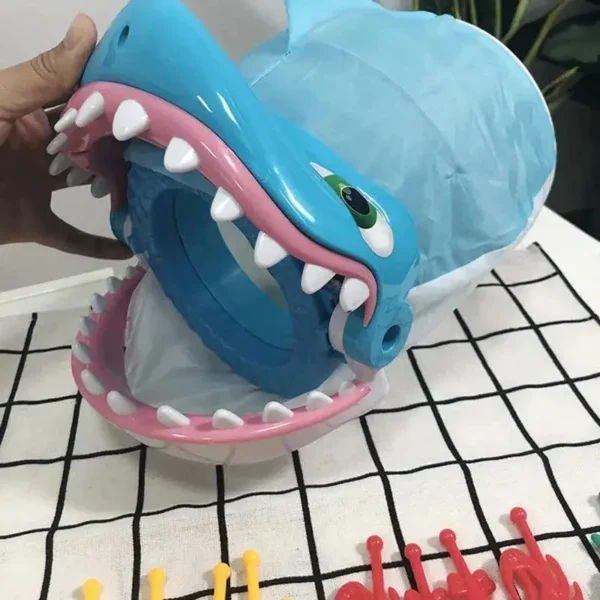 Shark Bite Family Game - Image 5