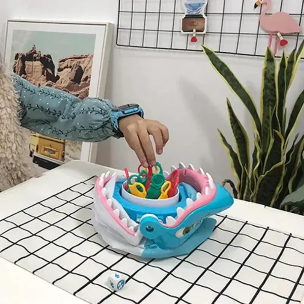 Shark Bite Family Game - Image 6