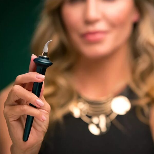 Flawless No-Skip Eyeliner Tool - Image 3