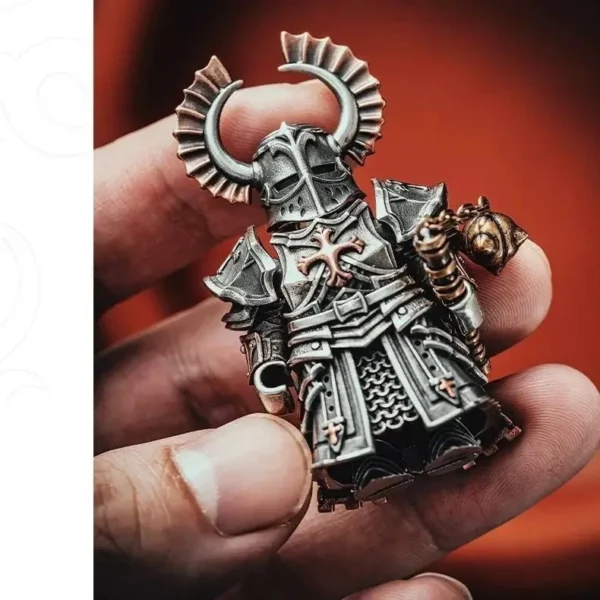 HANDCRAFTED CRUSADER AND CRIMSON TEMPLAR STATUE - Image 5