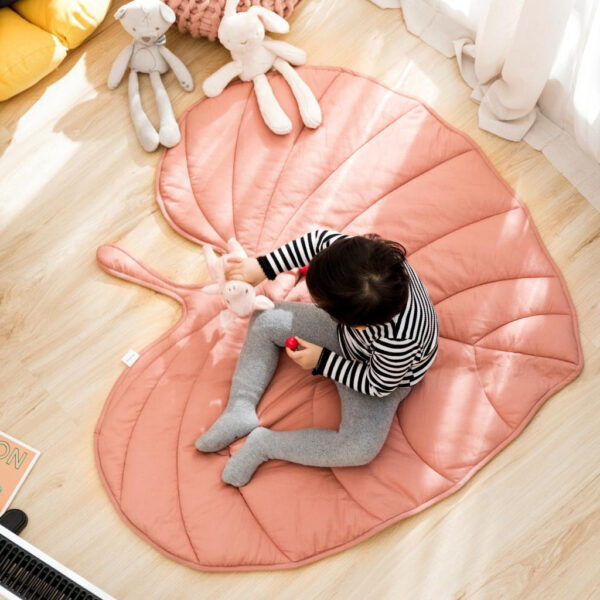 Pets and Kids Leaf Shape Washable Warm Floor Kennel Pad - Image 6