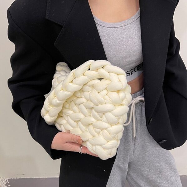 CHUNKY KNIT PURSE - Image 5