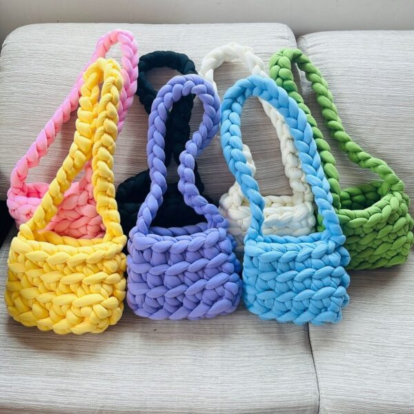 CHUNKY KNIT PURSE - Image 6