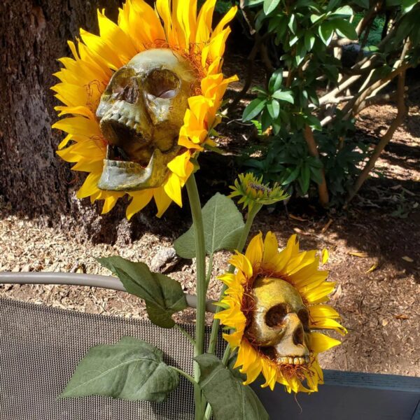 HALLOWEEN DECOR SKULL SUNFLOWERS - Image 3