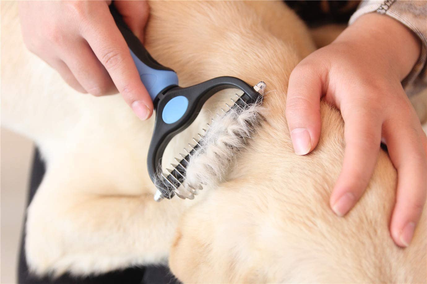 Professional Deshedding Brush For Dogs And Cats - Image 5