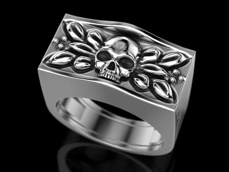 SKULL RING WITH HIDDEN COMPARTMENT
