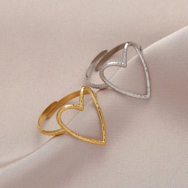 STATEMENT HEART RING