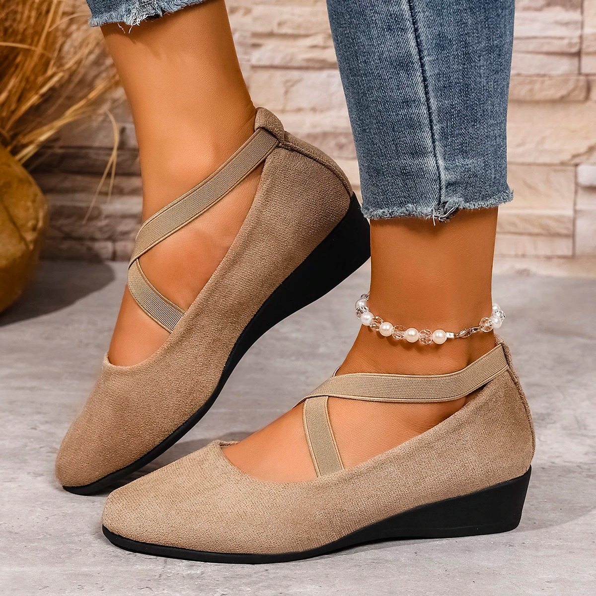 COMFY CLOSED WEDGE SLIP-ON SHOES - Image 3