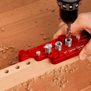 SELF-CENTERING GUAGE DOWELING JIG