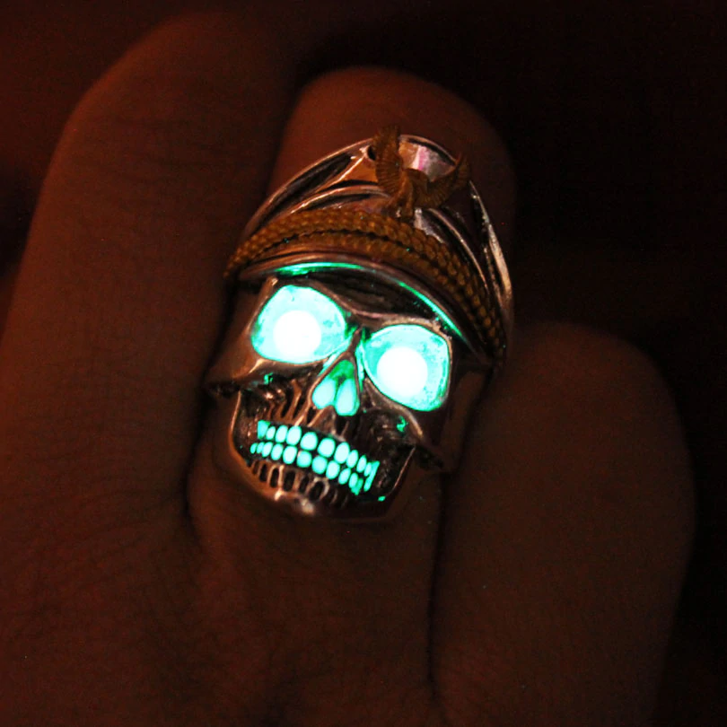 GLOWING SKULL RINGS - Image 3