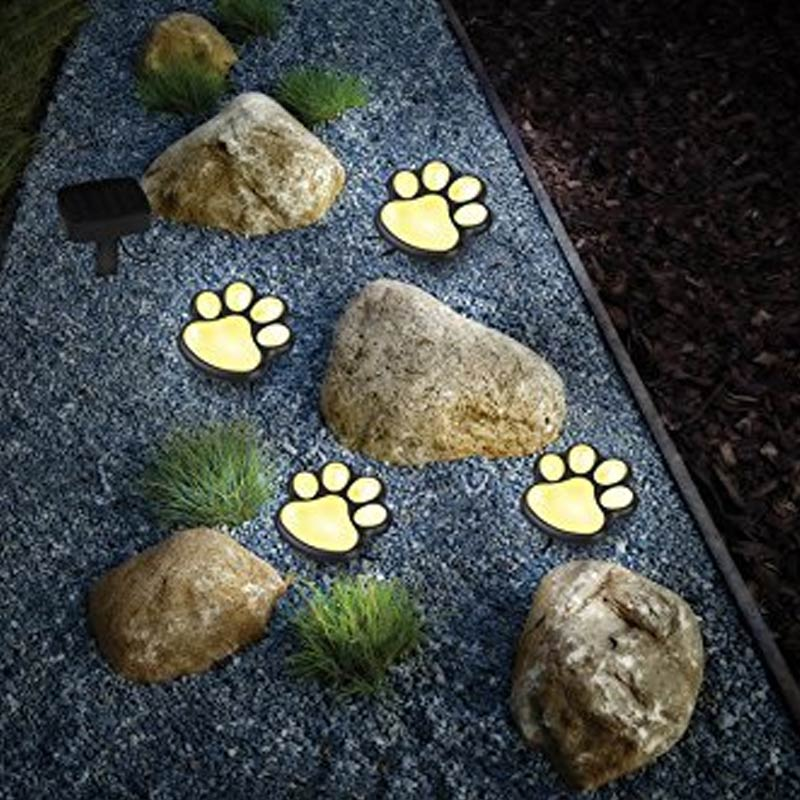 Solar Bear Claw Lawn Light - Image 3